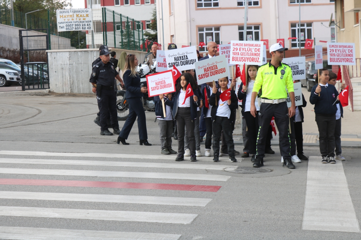 Gölbaşı’nda yaya geçidi uygulaması