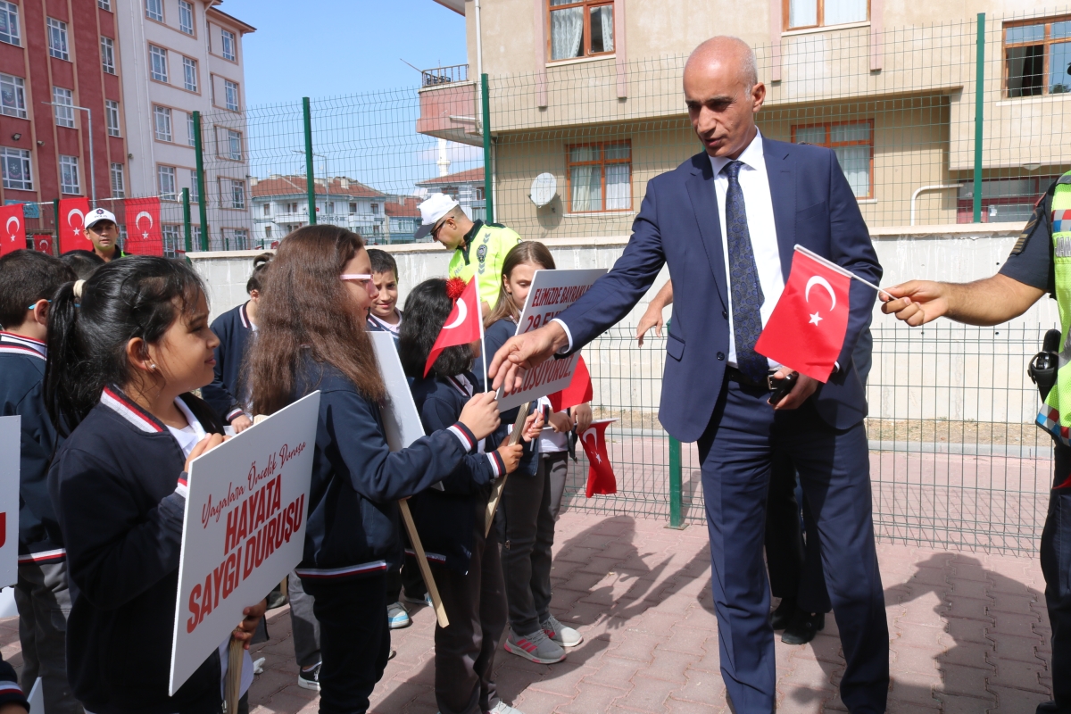 Gölbaşı’nda yaya geçidi uygulaması