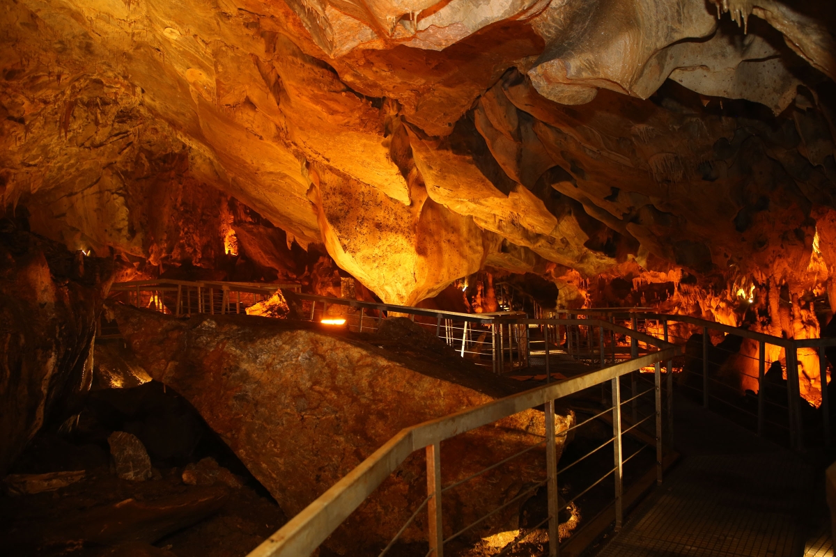 Başkan Şimşek ve Meclis Üyelerinden Tulumtaş Mağarası’na Ziyaret