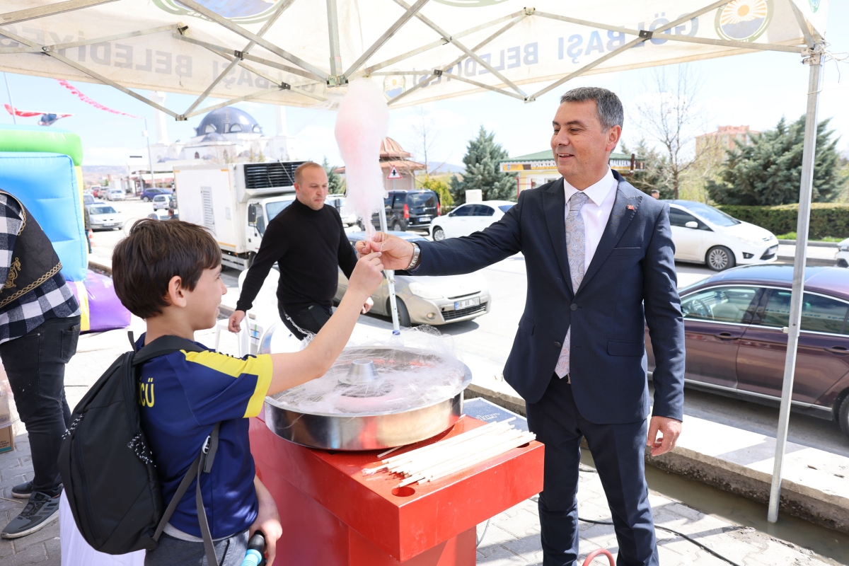 ÇOCUKLAR GÜLSÜN 23 NİSAN SÜRSÜN