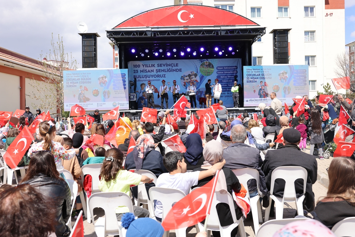 ÇOCUKLAR GÜLSÜN 23 NİSAN SÜRSÜN
