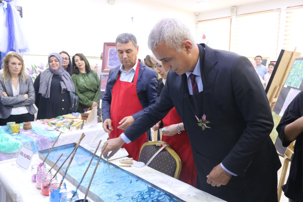 Gölbaşı Halk Eğitimi Merkezinden yıl sonu sergisi