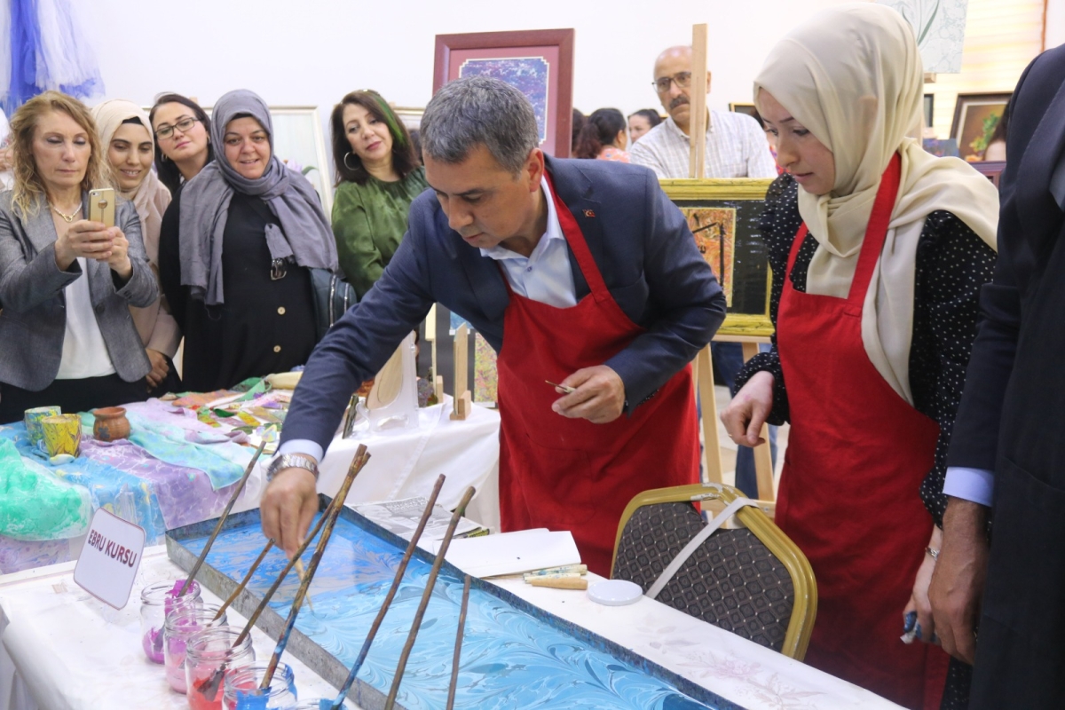 Gölbaşı Halk Eğitimi Merkezinden yıl sonu sergisi