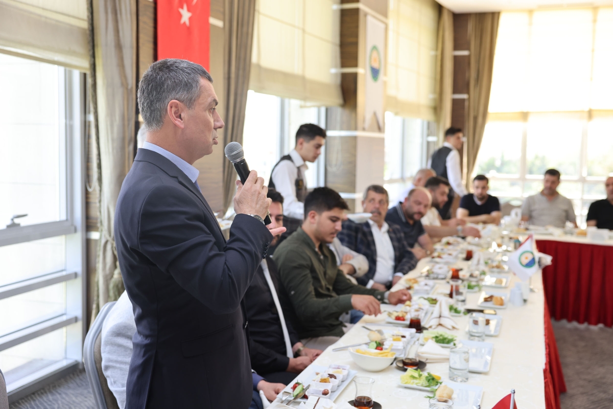 BAŞKAN ŞİMŞEK, EMLAK DANIŞMANLARIYLA KAHVALTIDA BULUŞTU