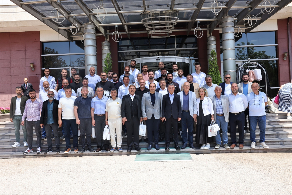 BAŞKAN ŞİMŞEK, EMLAK DANIŞMANLARIYLA KAHVALTIDA BULUŞTU