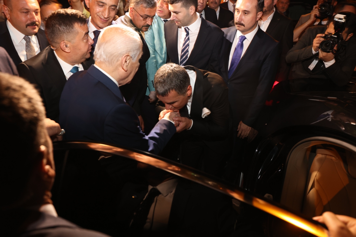 Başkan Ramazan Şimşek, kızının nikâhını kıydı, şahitliğini MHP lideri Devlet Bahçeli yaptı