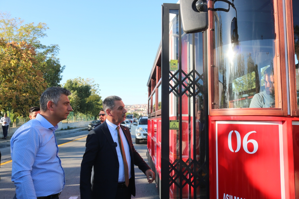 Başkan Şimşek Nostaljik Tramvay Projesi'nde test sürüşü yaptı