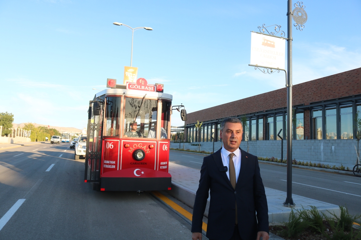 Başkan Şimşek Nostaljik Tramvay Projesi'nde test sürüşü yaptı
