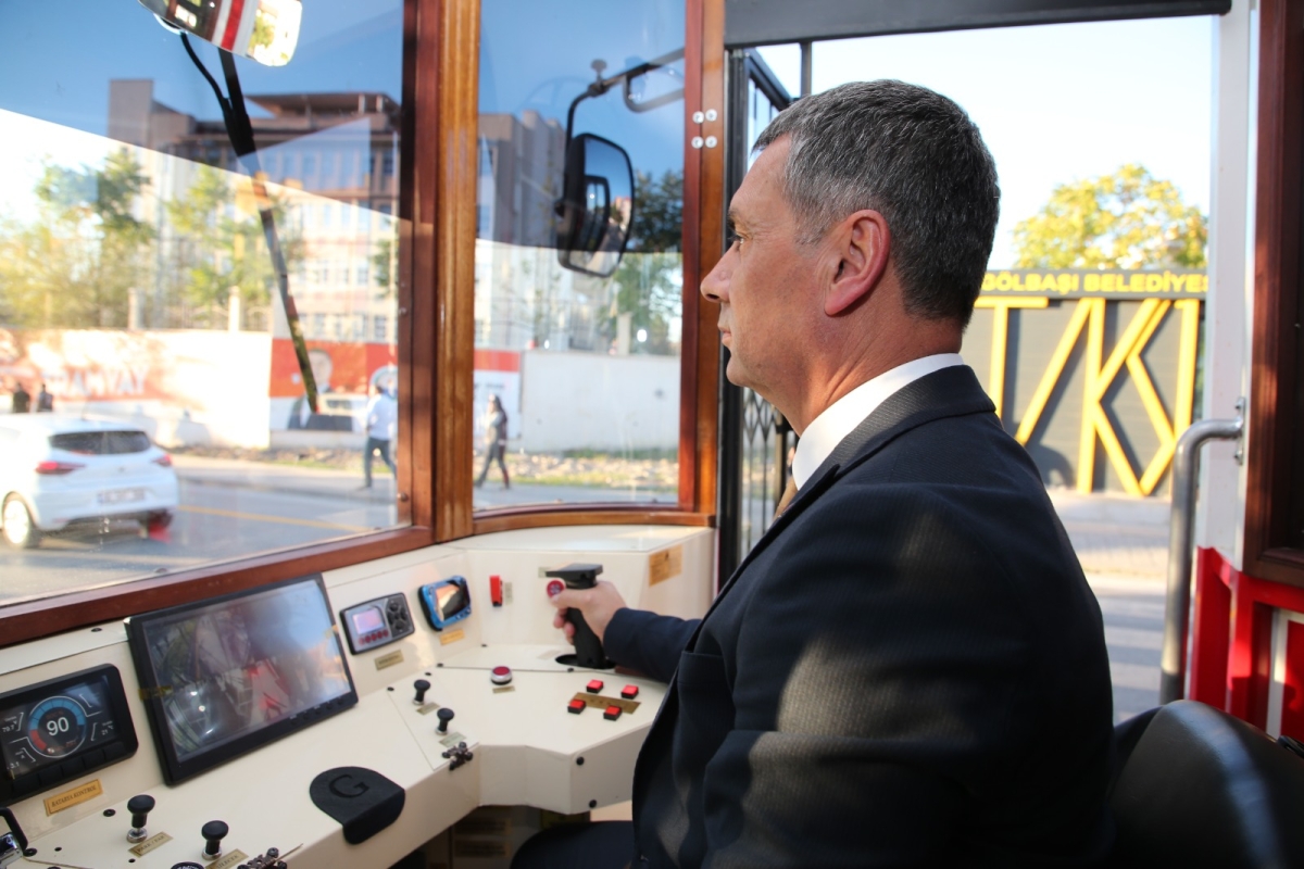 Başkan Şimşek Nostaljik Tramvay Projesi'nde test sürüşü yaptı
