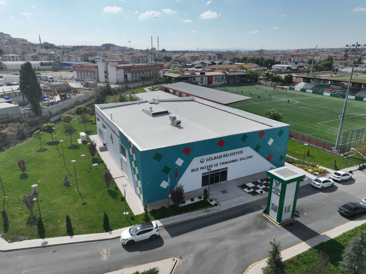 Gölbaşı Belediyesi “Buz Pateni ve Tırmanma Salonu” Açıyor