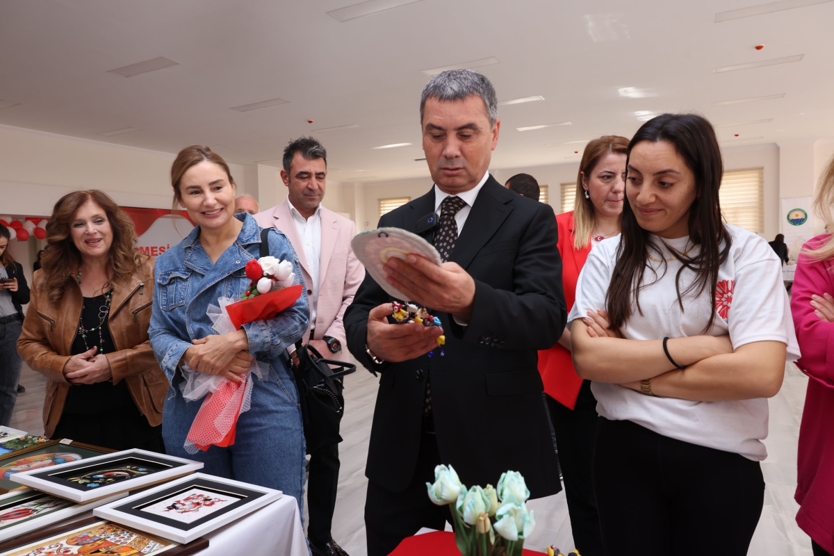 Kızılcaşar Kültür Merkezi’nde el emeği göz nuru ürünler sergilendi