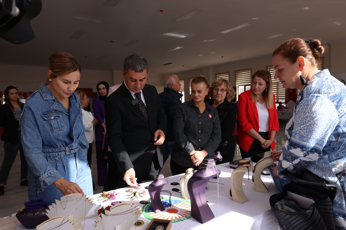 Kızılcaşar Kültür Merkezi’nde el emeği göz nuru ürünler sergilendi