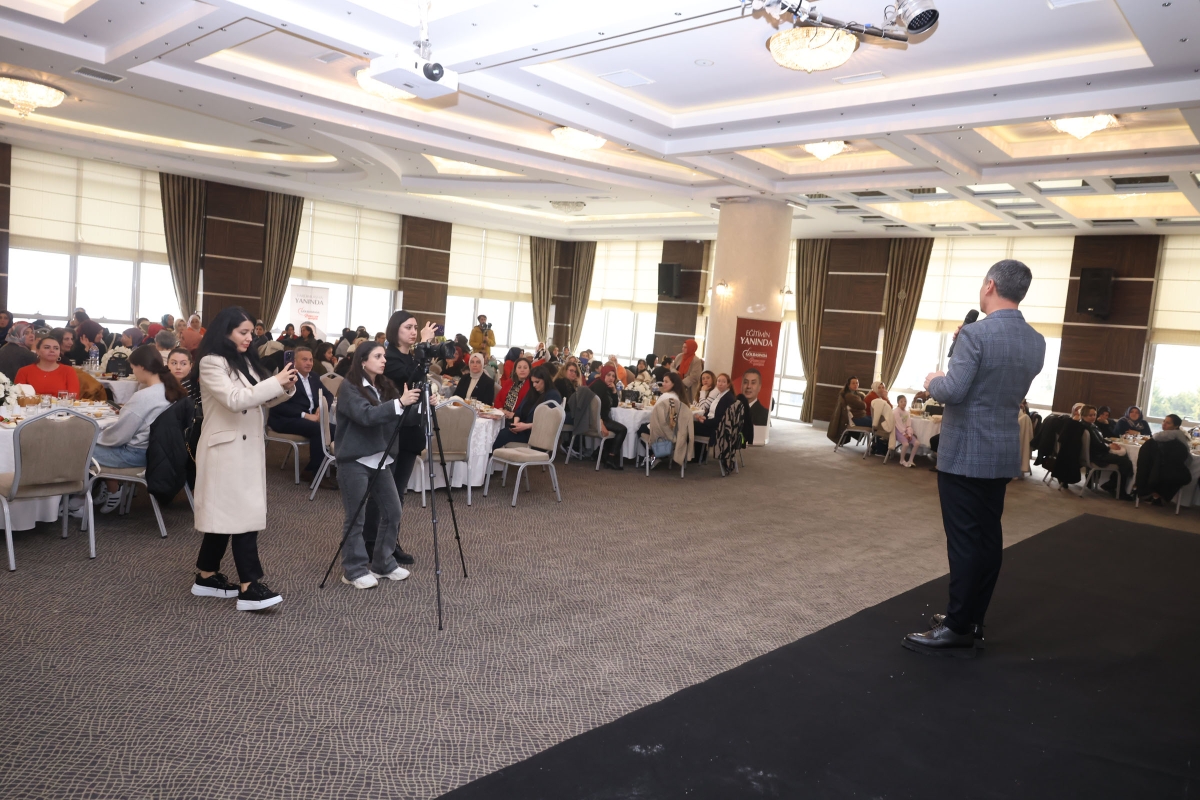 BAŞKAN ŞİMŞEK, KADIN ESNAFLARLA KAHVALTIDA BULUŞTU