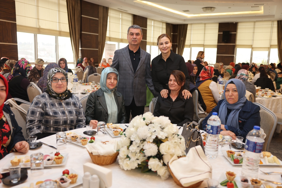 BAŞKAN ŞİMŞEK, KADIN ESNAFLARLA KAHVALTIDA BULUŞTU