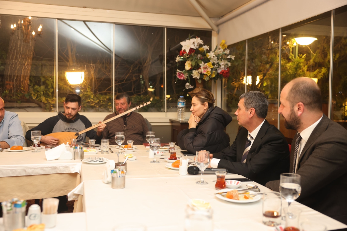 BAŞKAN ŞİMŞEK, YEREL SANATÇILARLA BULUŞTU