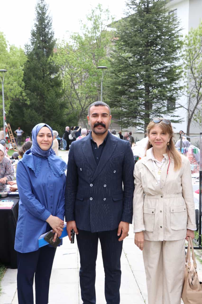 Muhtar Ceylan, çocukları unutmadı: