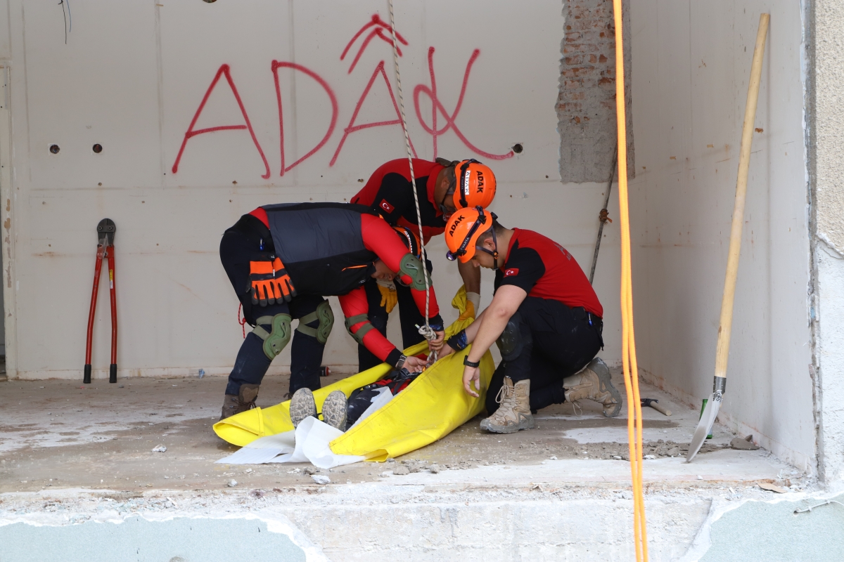 ADAK’TAN NEFES KESEN TATBİKAT