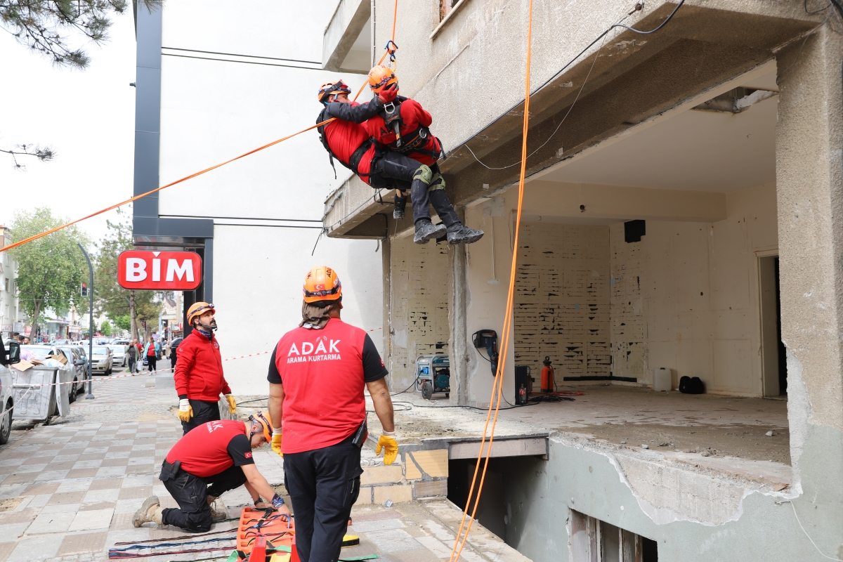 ADAK’TAN NEFES KESEN TATBİKAT