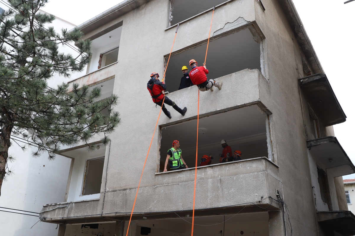 ADAK’TAN NEFES KESEN TATBİKAT