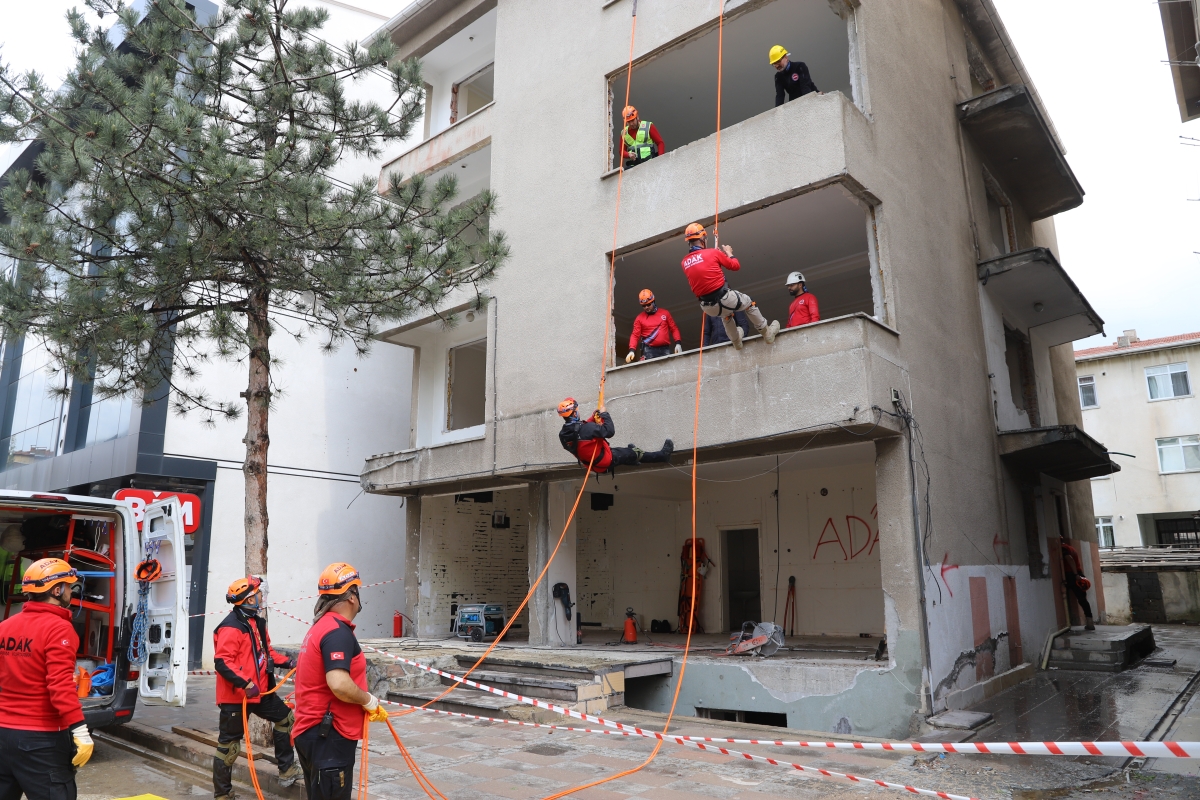 ADAK’TAN NEFES KESEN TATBİKAT