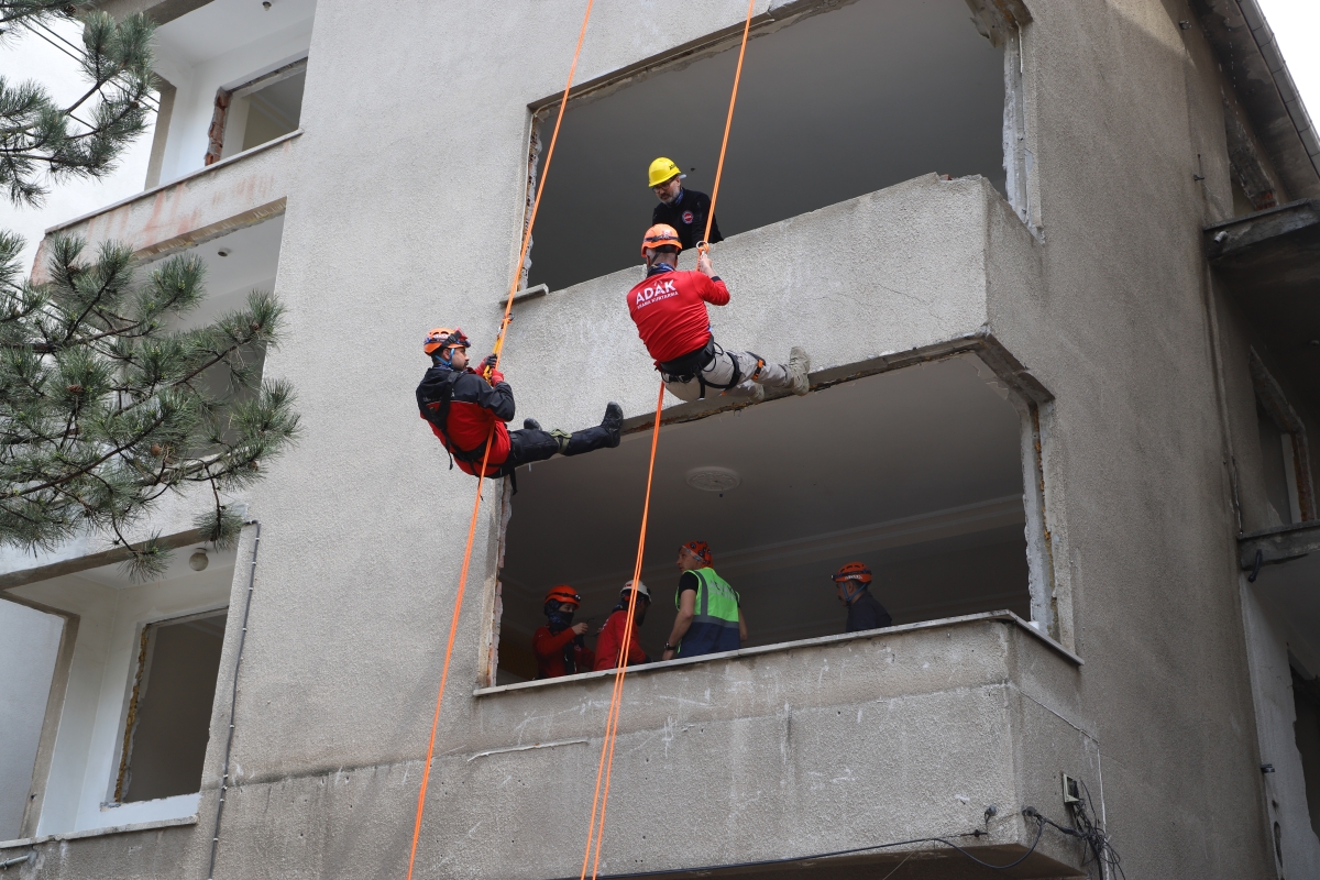 ADAK’TAN NEFES KESEN TATBİKAT