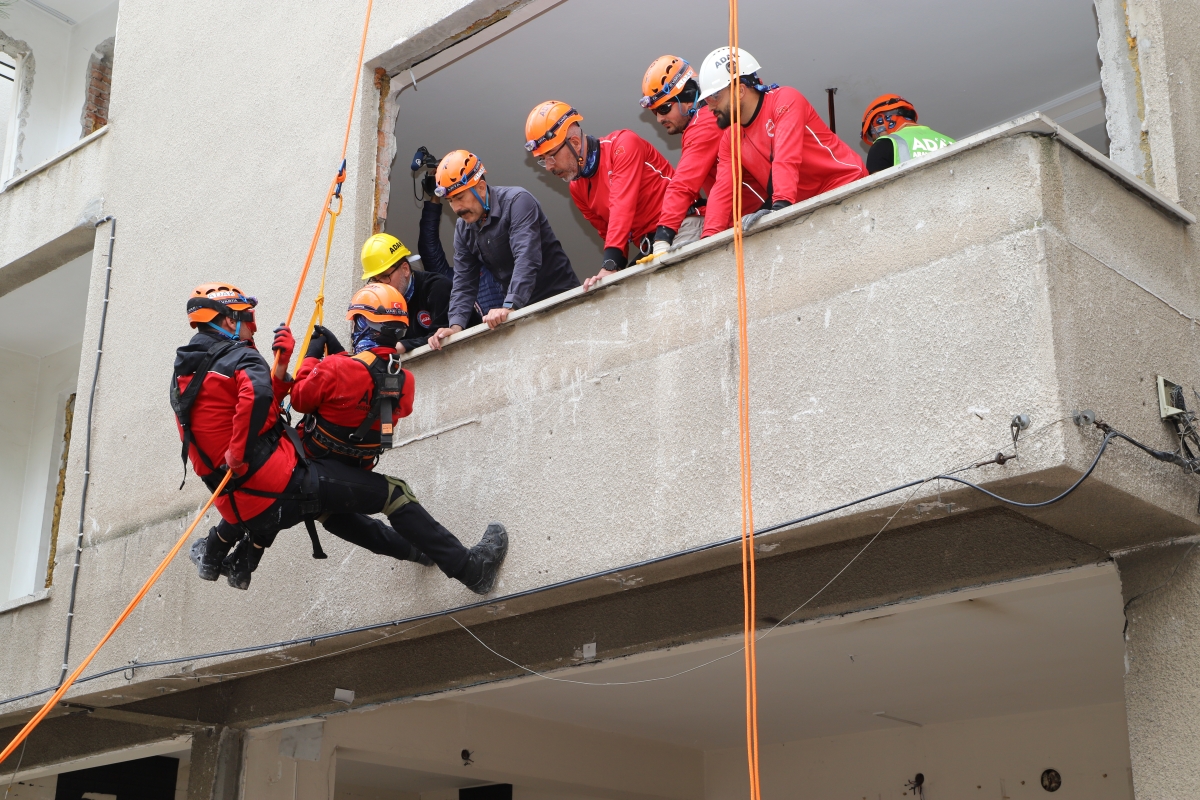 ADAK’TAN NEFES KESEN TATBİKAT