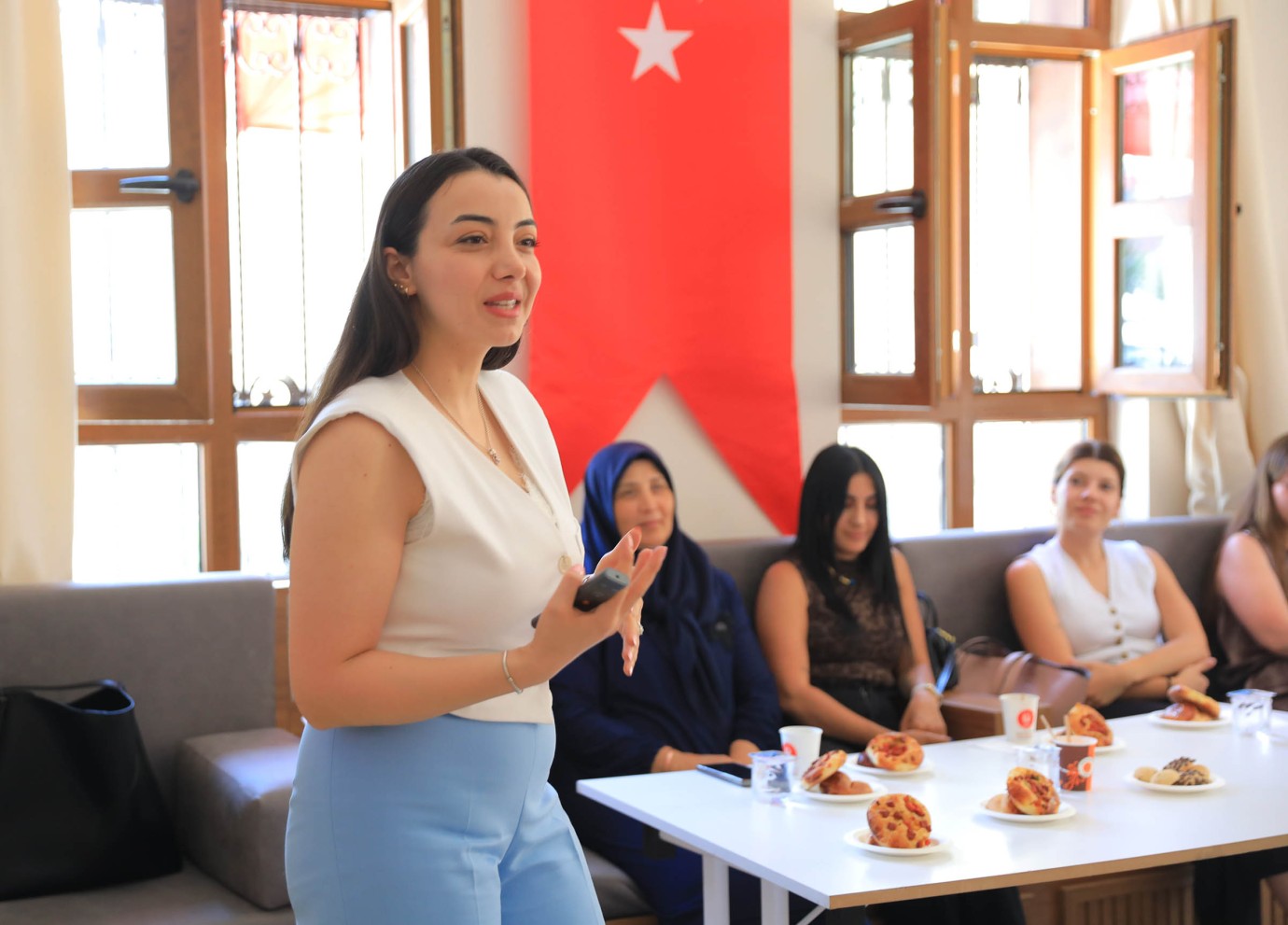 KEÇİÖREN BELEDİYESİ’NDEN AİLELERE ETKİLİ EBEVEYNLİK EĞİTİMİ