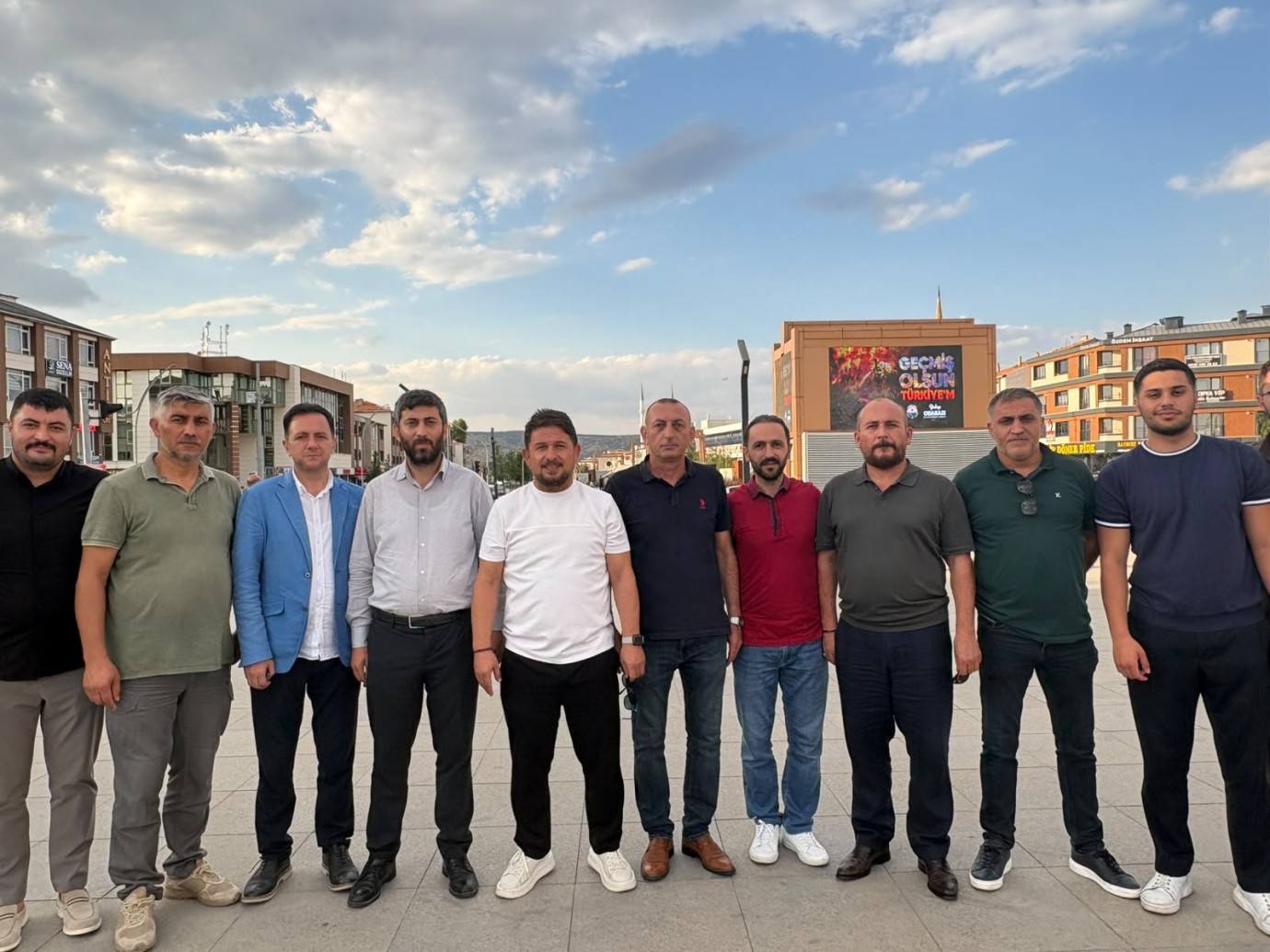 Gölbaşı’nda AK Parti’nin 25. kuruluş yıl dönümü için stant kuruldu