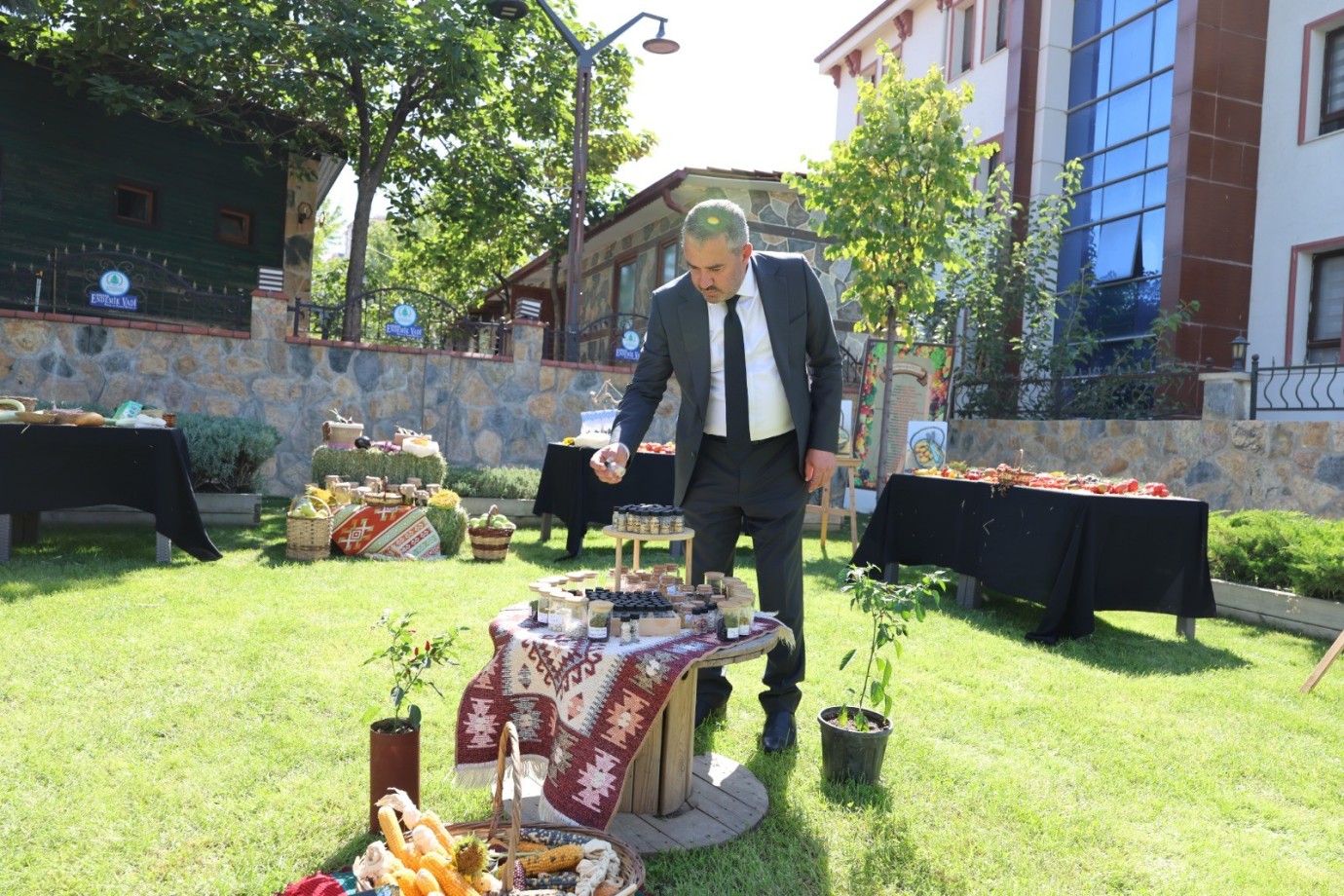Pursaklar’ın Ata Bahçesi’nde Hasat Bereketi